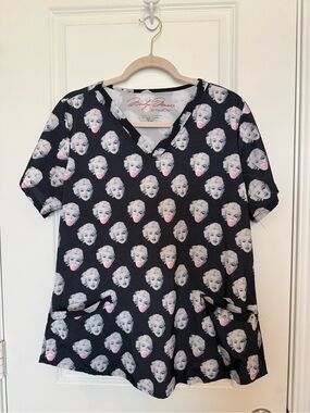 Marilyn Monroe by mediChic Black & White Pink Bubble Gum Print Scrub Top
